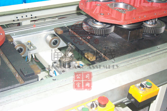 汽車(chē)變速器流水線(xiàn) 汽車(chē)變速器流水線(xiàn)